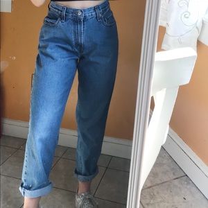 SOLD Levi’s High Waisted Mom Jeans